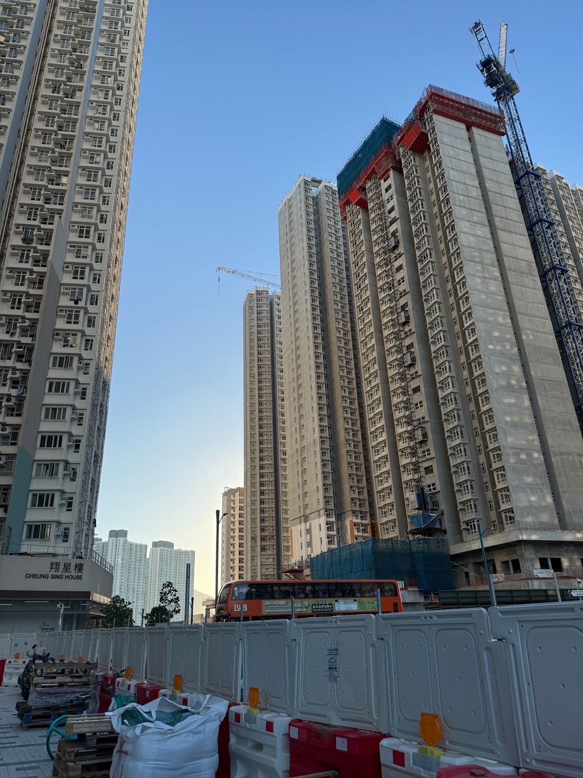 裕豐苑外牆施工情況